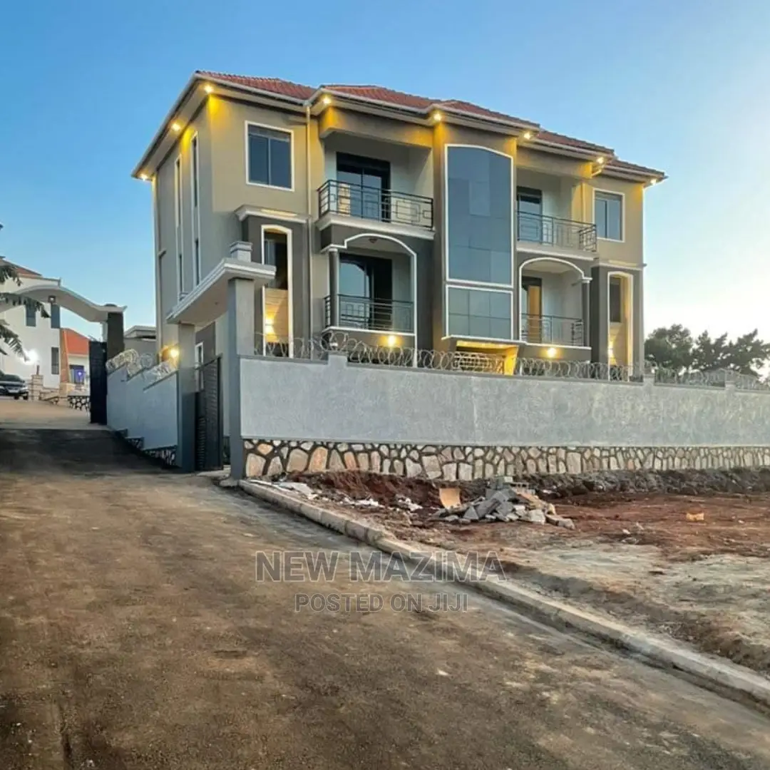 6bdrm Block of Flats in After Munyonyo, Central Division for Sale