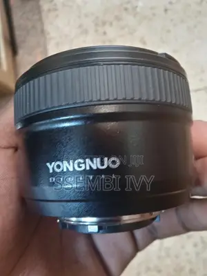 Nikon: 50mm Lens