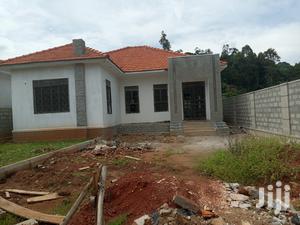 Kira Mamerito Road Beautiful House on Sell