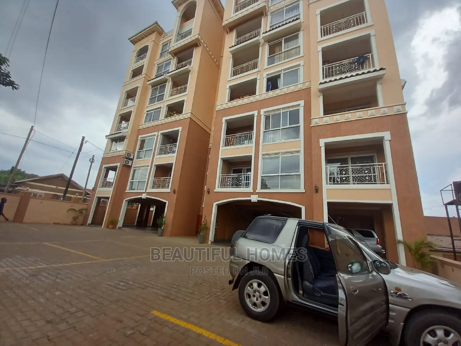 Furnished 2bdrm Condo in Bukoto, Central Division for Sale