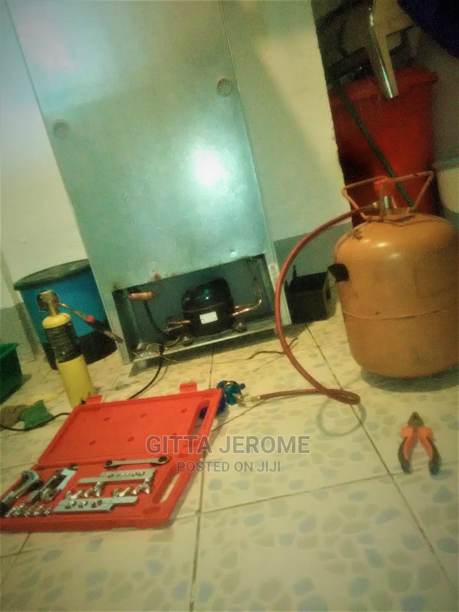 Fridge Repair Mechanic / Technician