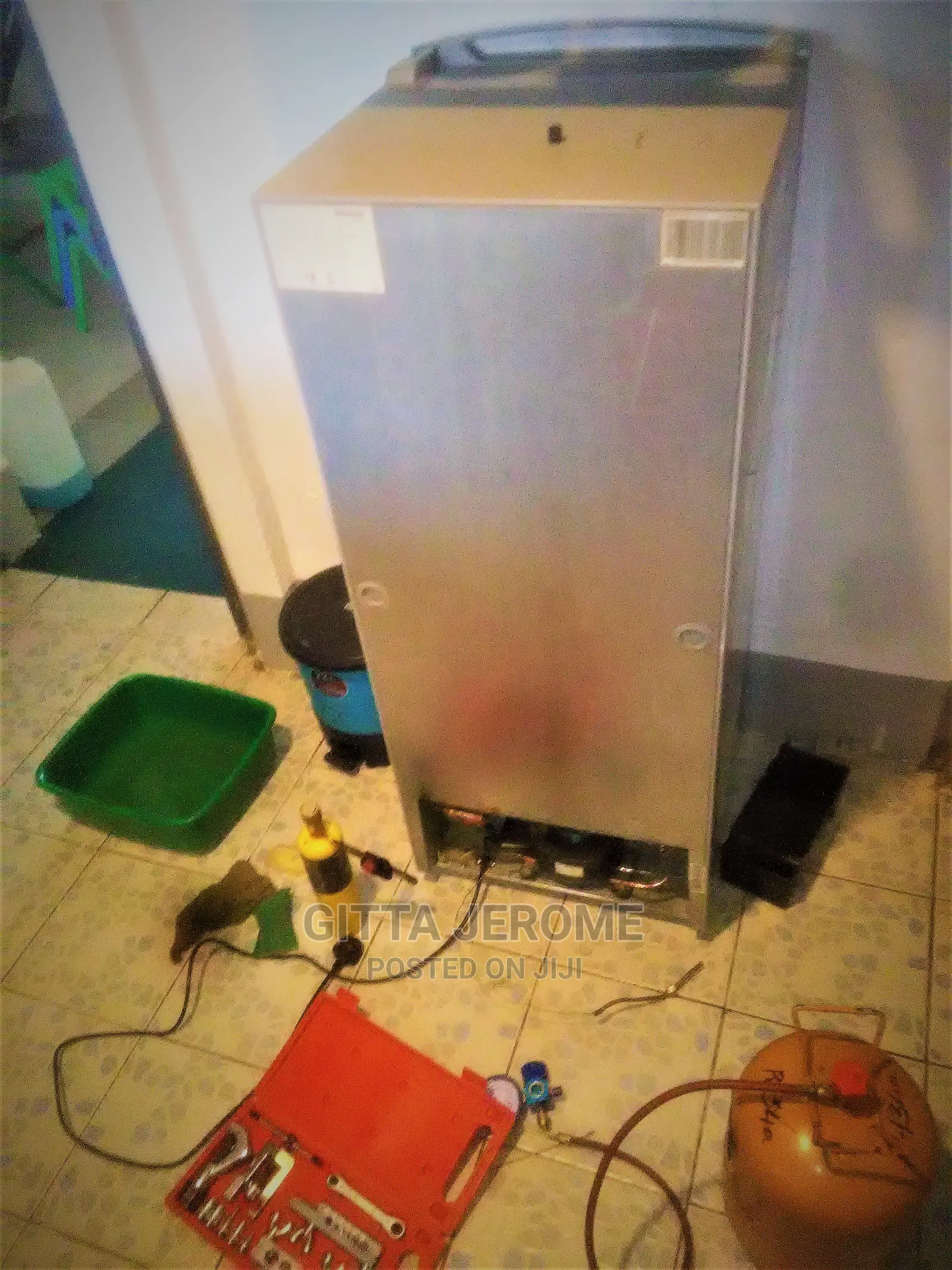 Fridge Repair Mechanic / Technician