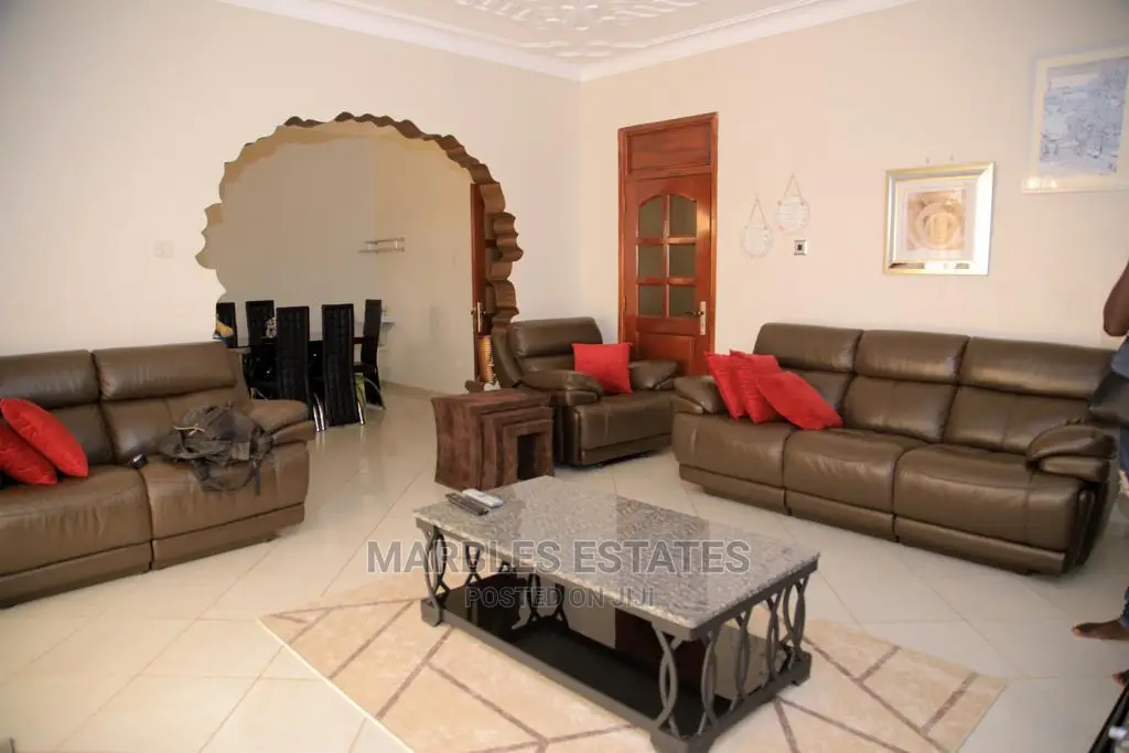 4bdrm House in Kulambiro, Central Division for Sale