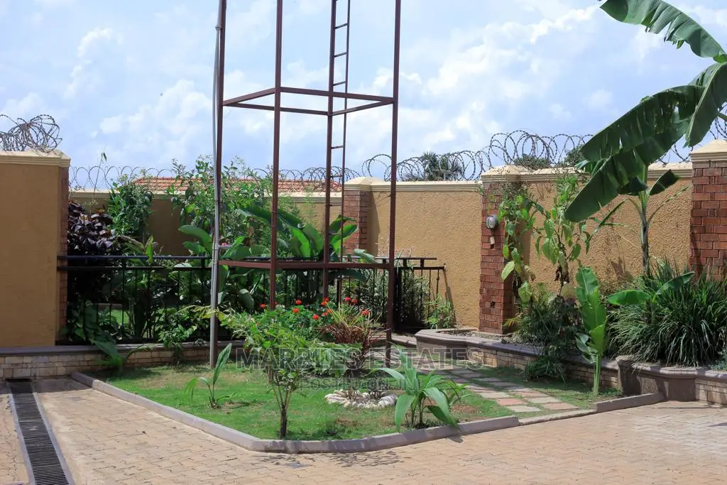 4bdrm House in Kulambiro, Central Division for Sale