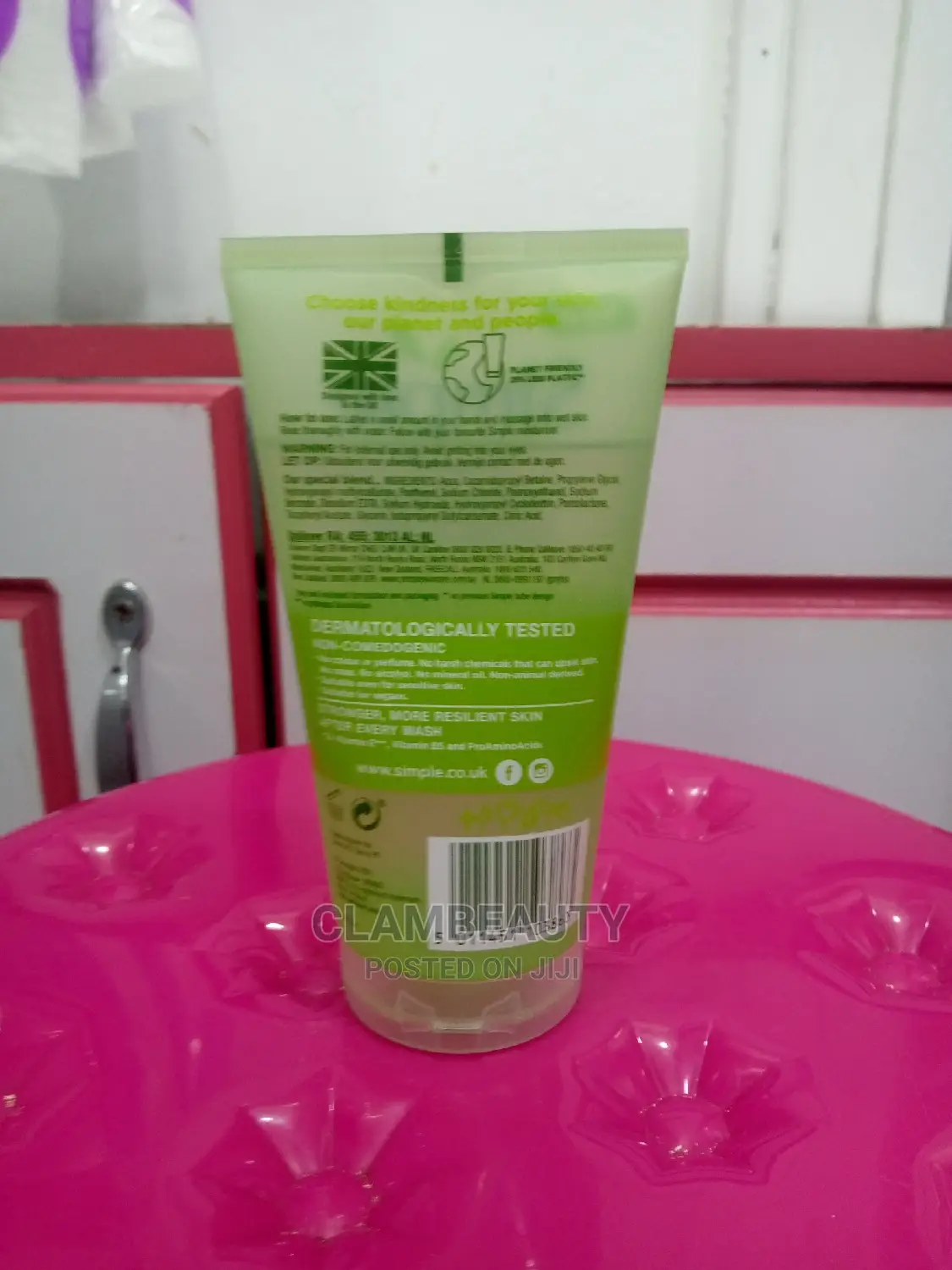 Simple Refreshing Facial Wash