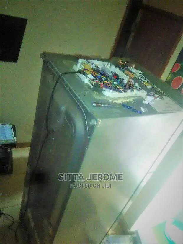 Chill Freezers and Fridge Repairs / Mechanic