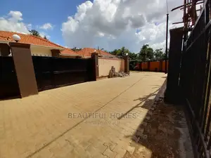 Furnished 5bdrm Duplex in Kisaasi, Central Division for Sale