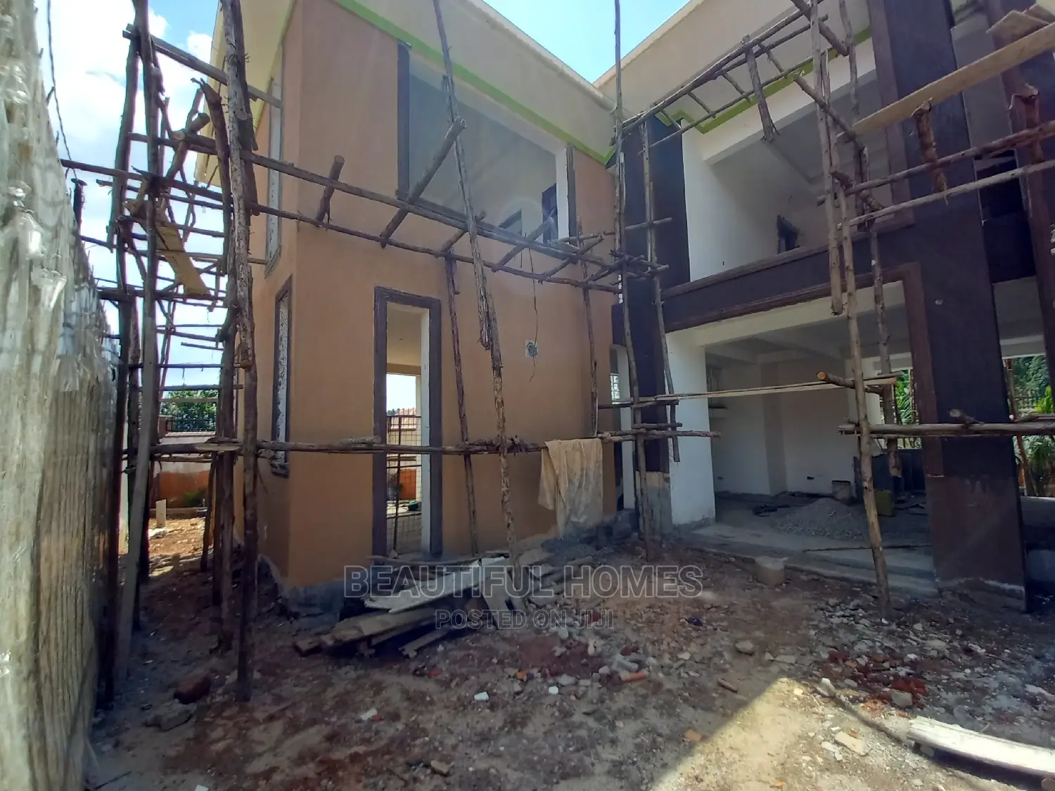 Furnished 5bdrm Duplex in Kisaasi, Central Division for Sale