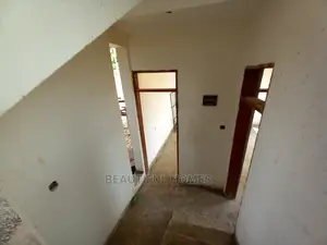 Furnished 5bdrm Duplex in Kisaasi, Central Division for Sale
