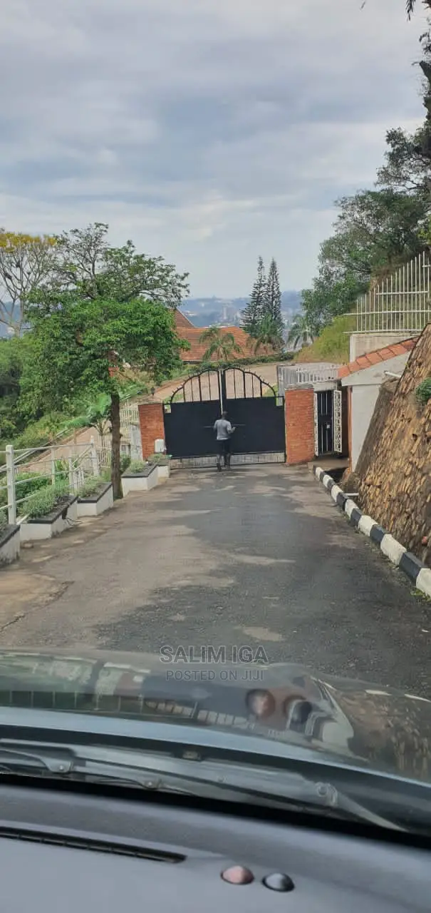 7bdrm Duplex in Kololo Property, Central Division for Rent