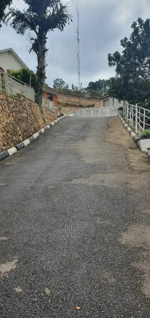 7bdrm Duplex in Kololo Property, Central Division for Rent