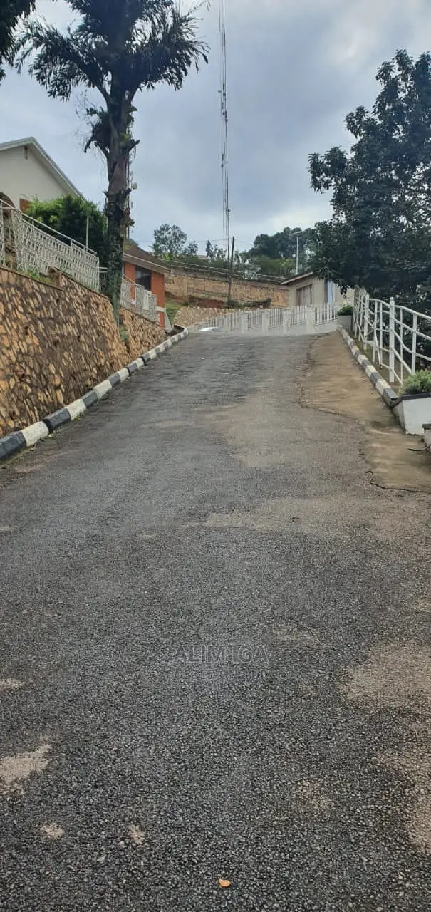 7bdrm Duplex in Kololo Property, Central Division for Rent