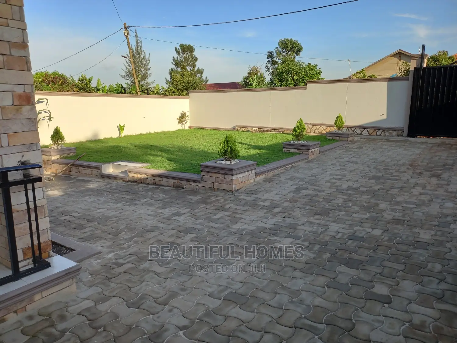 Furnished 4bdrm Bungalow in Kira, Central Division for Sale