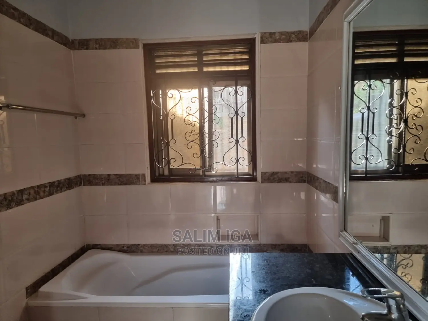 4bdrm Bungalow in Kololo Property, Central Division for Rent