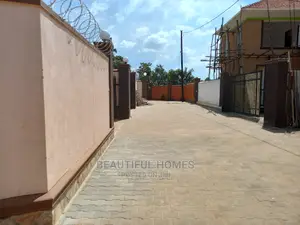 Furnished 5bdrm Duplex in Kisaasi, Central Division for Sale