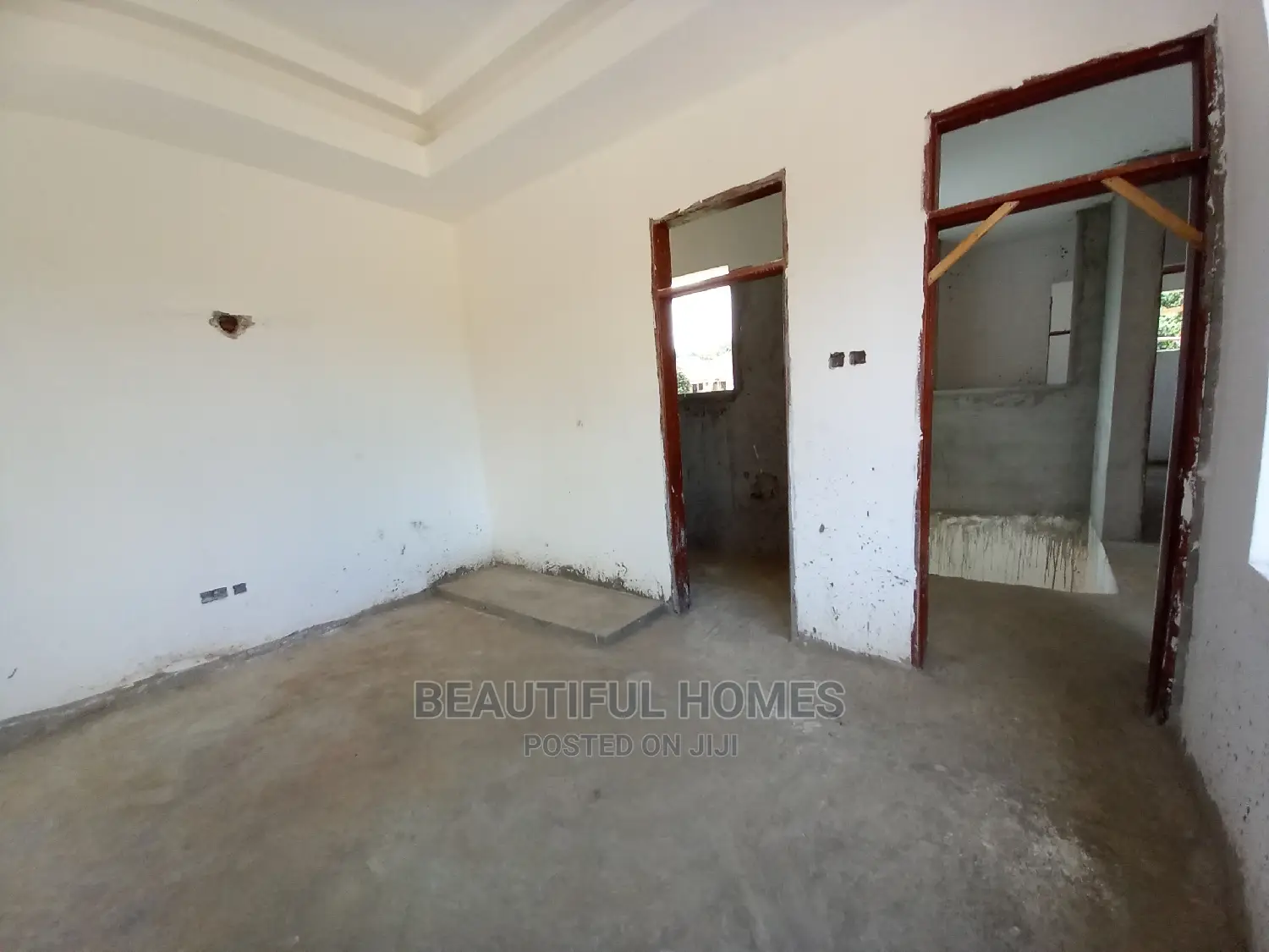 Furnished 5bdrm Duplex in Kisaasi, Central Division for Sale