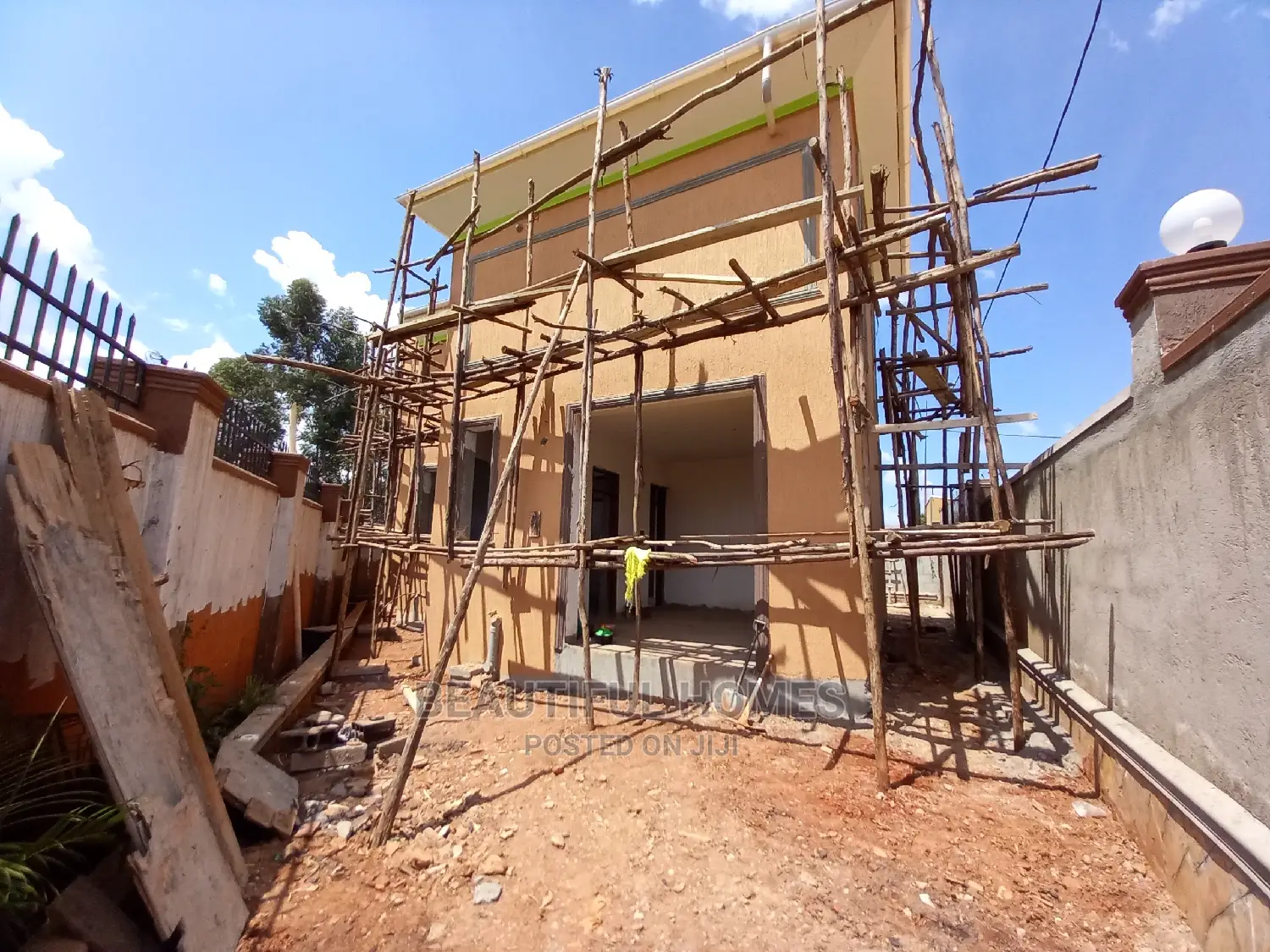 Furnished 5bdrm Duplex in Kisaasi, Central Division for Sale