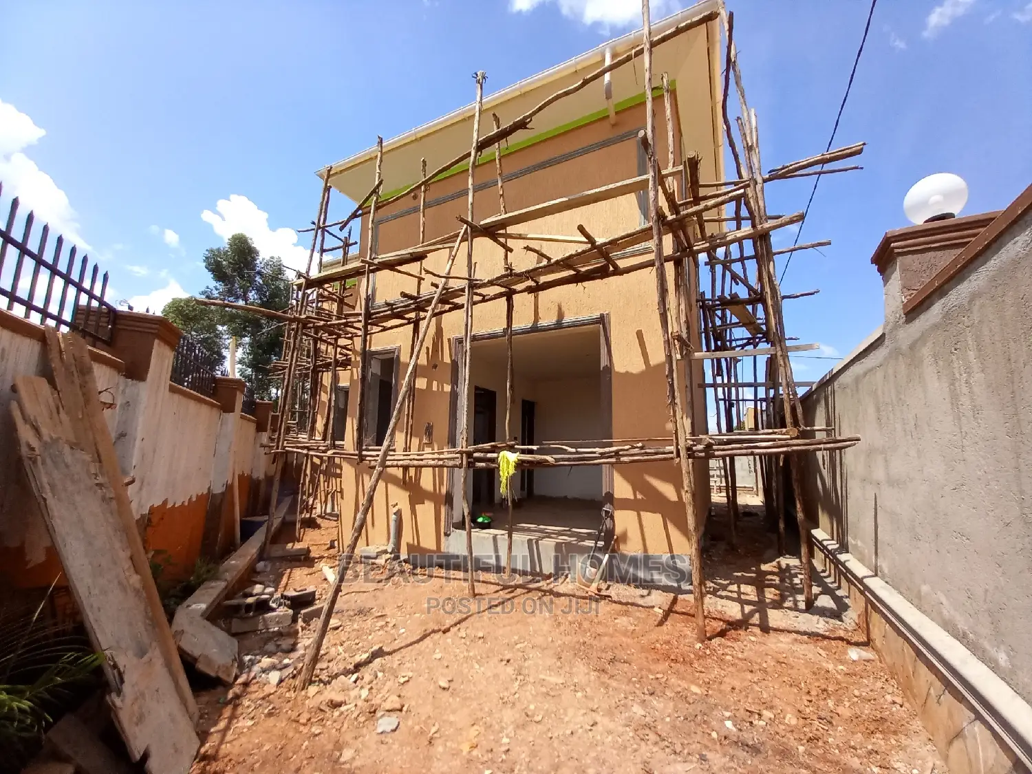 Furnished 5bdrm House in Kisaasi, Central Division for Sale