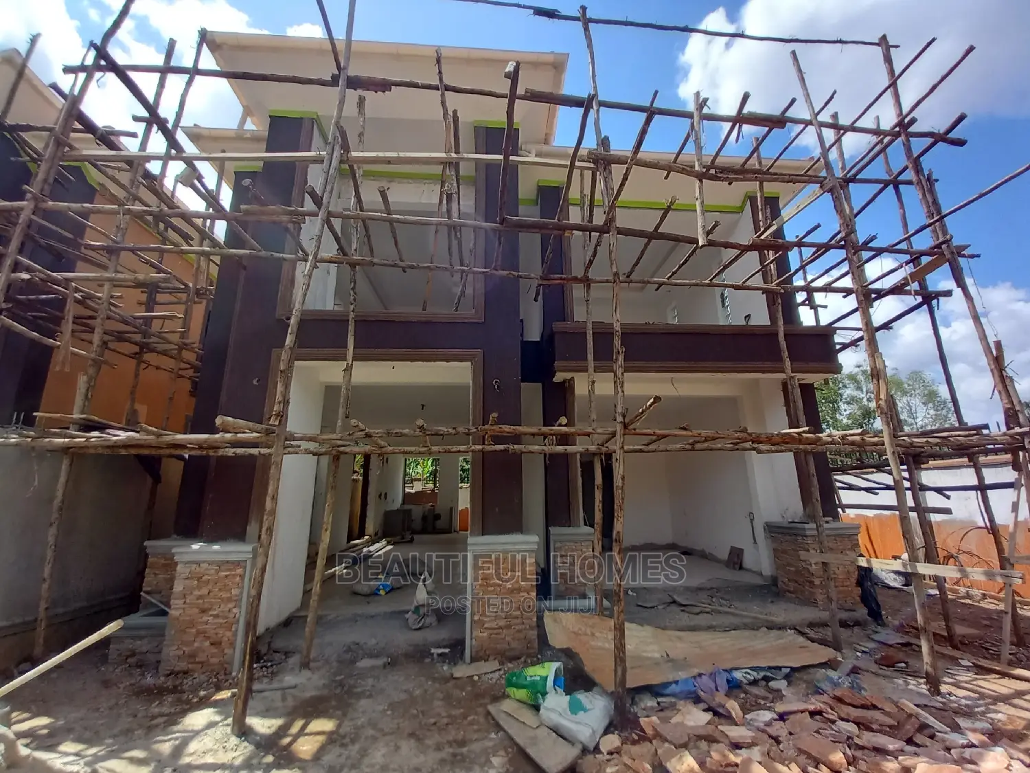 Furnished 5bdrm Duplex in Kisaasi, Central Division for Sale
