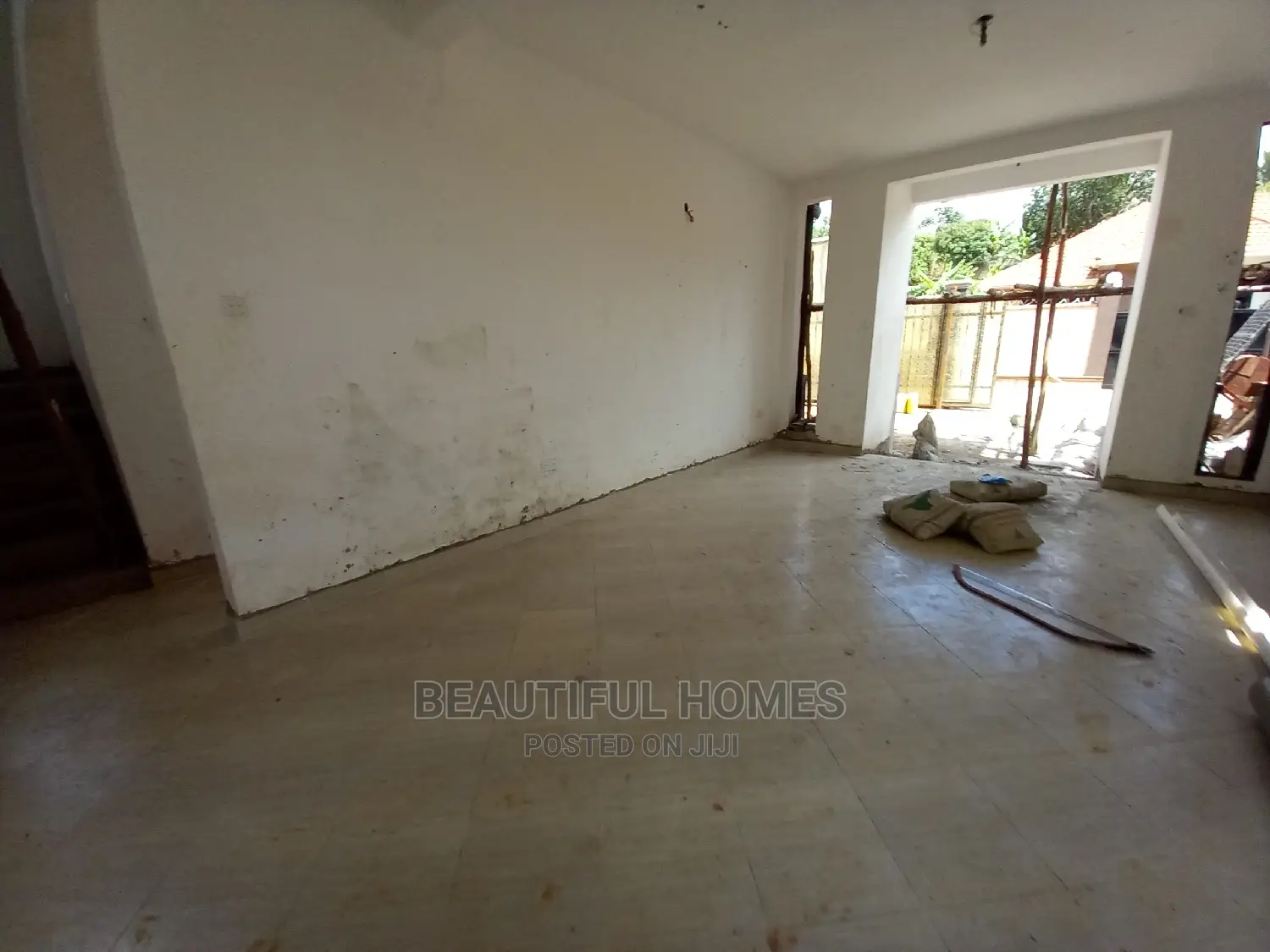 Furnished 5bdrm Duplex in Kisaasi, Central Division for Sale