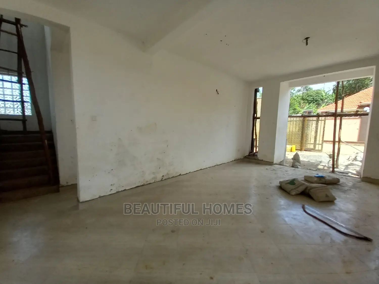 Furnished 5bdrm Duplex in Kisaasi, Central Division for Sale