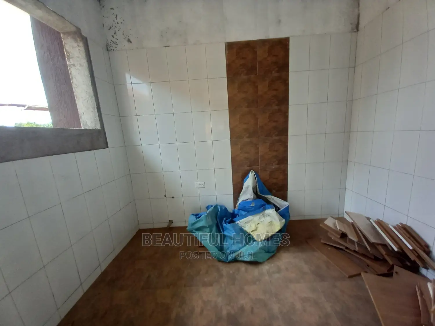 Furnished 5bdrm Duplex in Kisaasi, Central Division for Sale