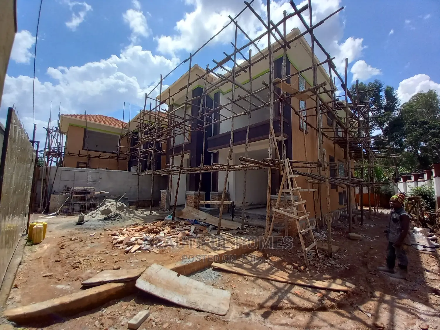 Furnished 5bdrm Duplex in Kisaasi, Central Division for Sale