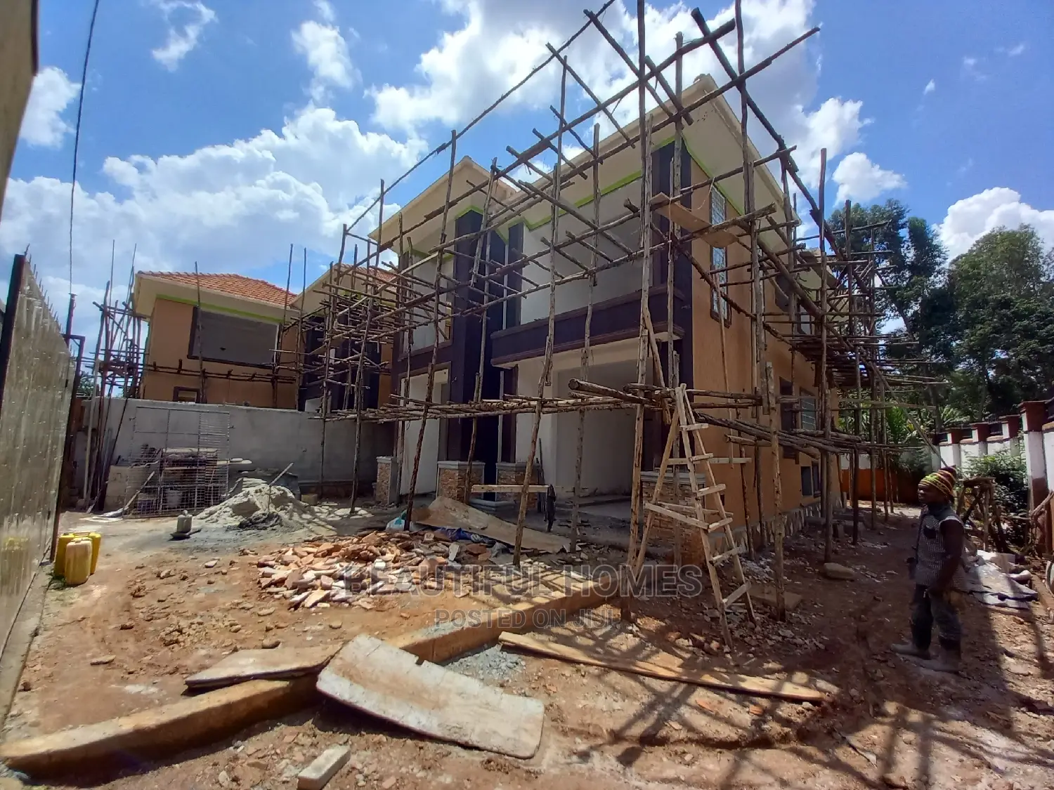 Furnished 5bdrm Duplex in Kisaasi, Central Division for Sale
