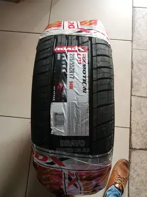 215/55r17 Roadx Tyre