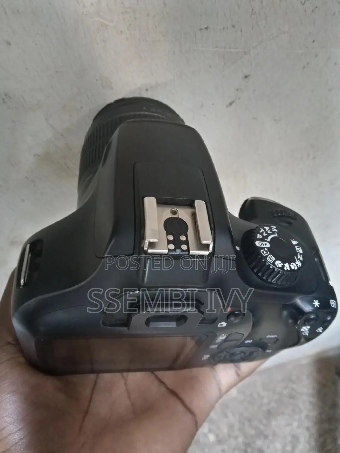 CANON 4000D Camera.