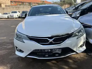 Photo - Toyota Mark X 2013 White