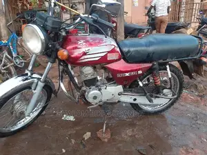 Bajaj Avenger 220 Street 2015 Red