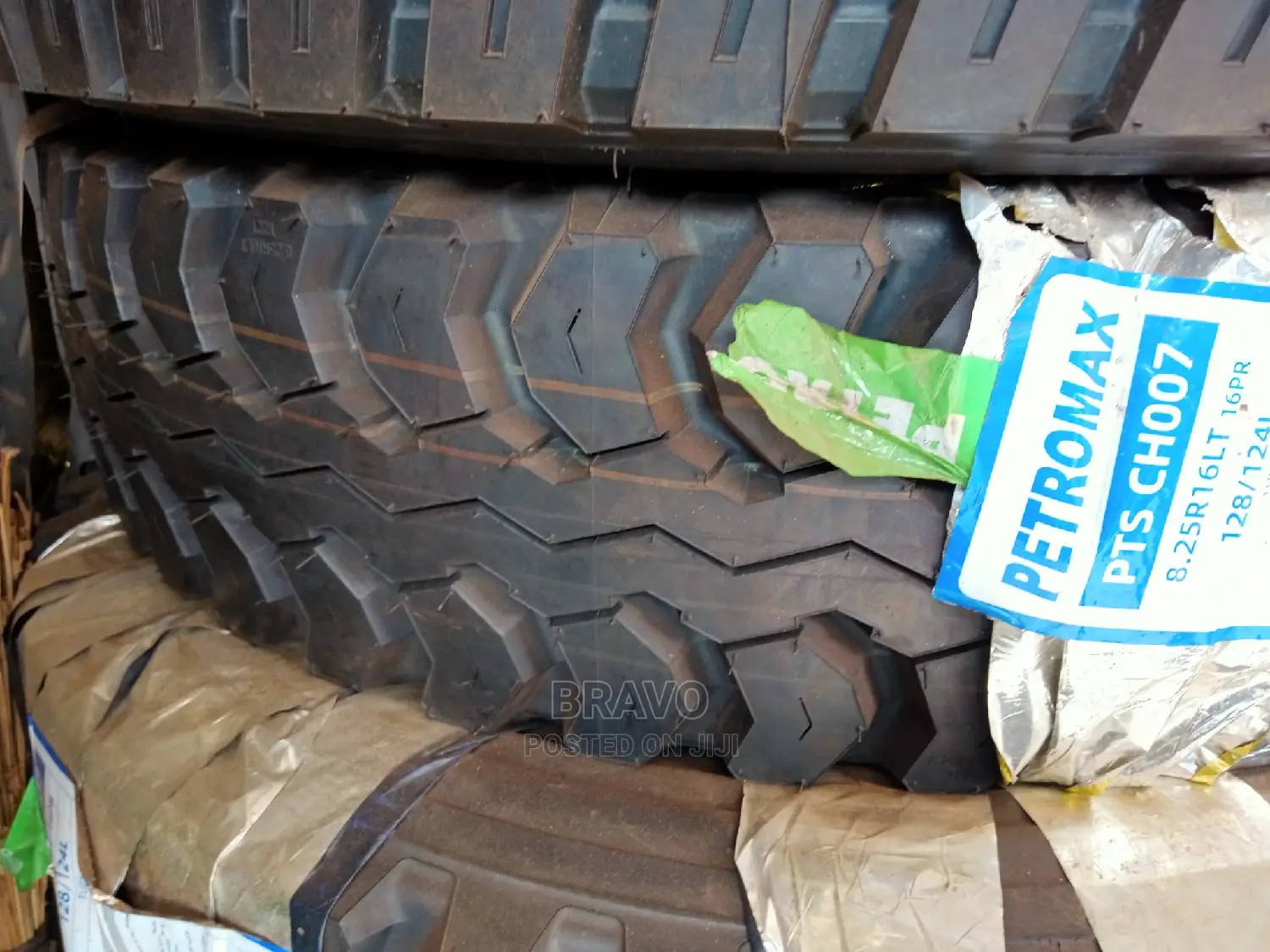 8.25R16 Petromax