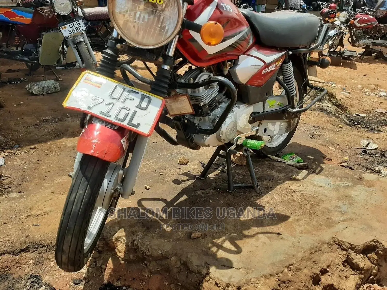 TVS HLX 125 2022 Red