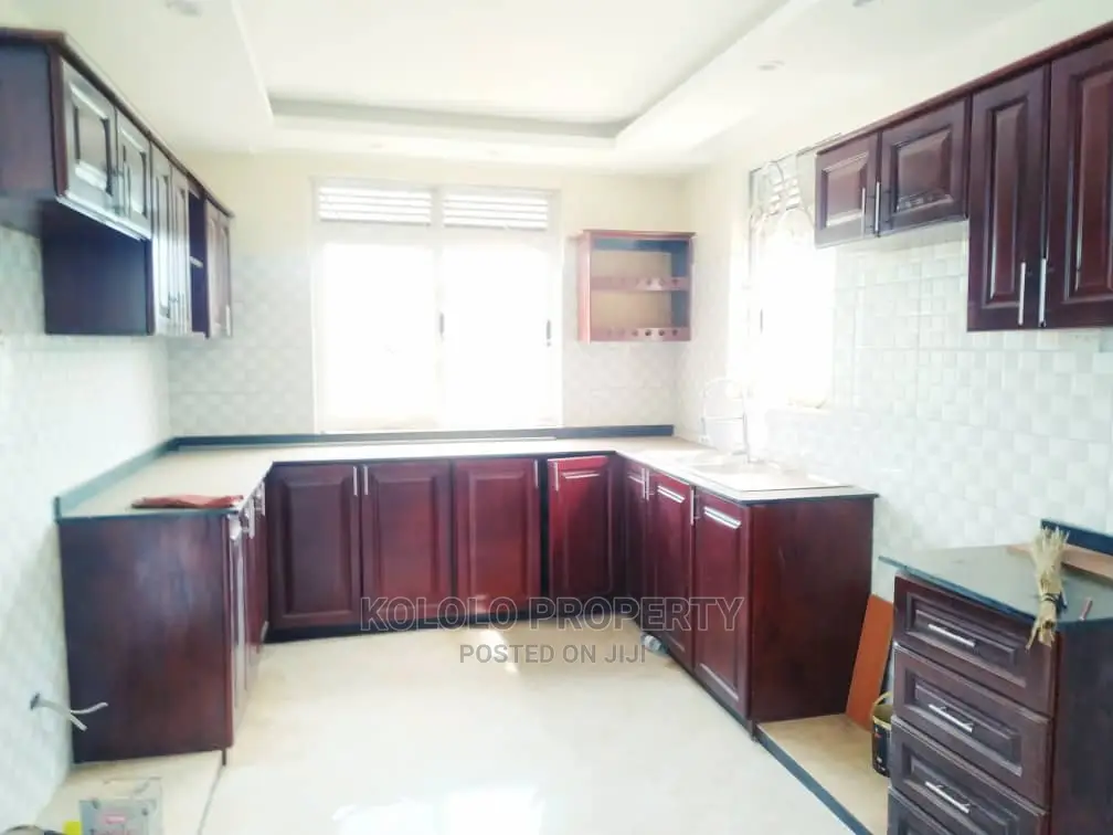 6bdrm Mansion in Kololo, Central Division for Sale