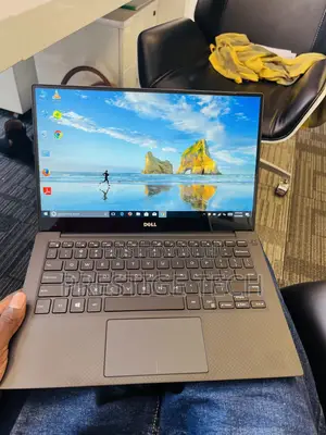 New Laptop Dell XPS 13 8GB Intel Core I5 SSD 256GB