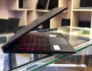 New Laptop HP Omen 15 8GB Intel Core I5 SSHD (Hybrid) 256GB