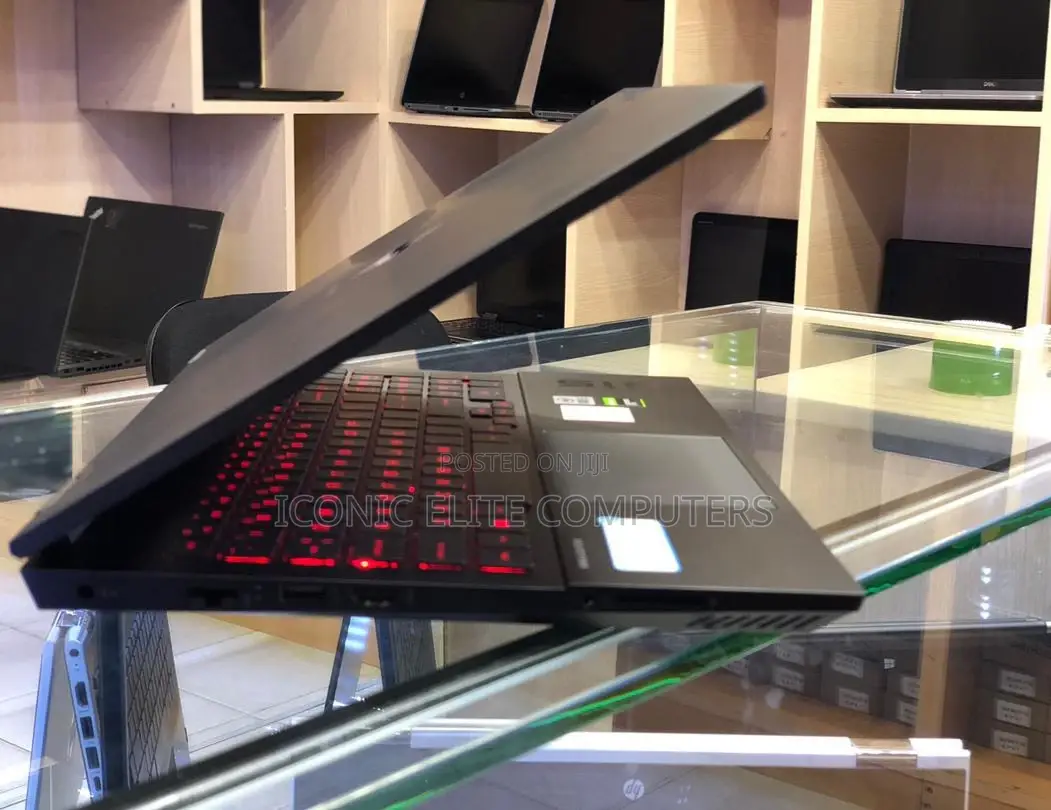 New Laptop HP Omen 15 8GB Intel Core I5 SSHD (Hybrid) 256GB