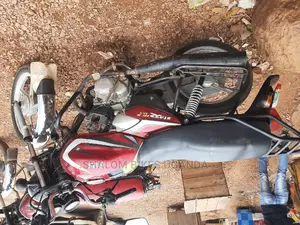TVS King Cargo 2020 Red