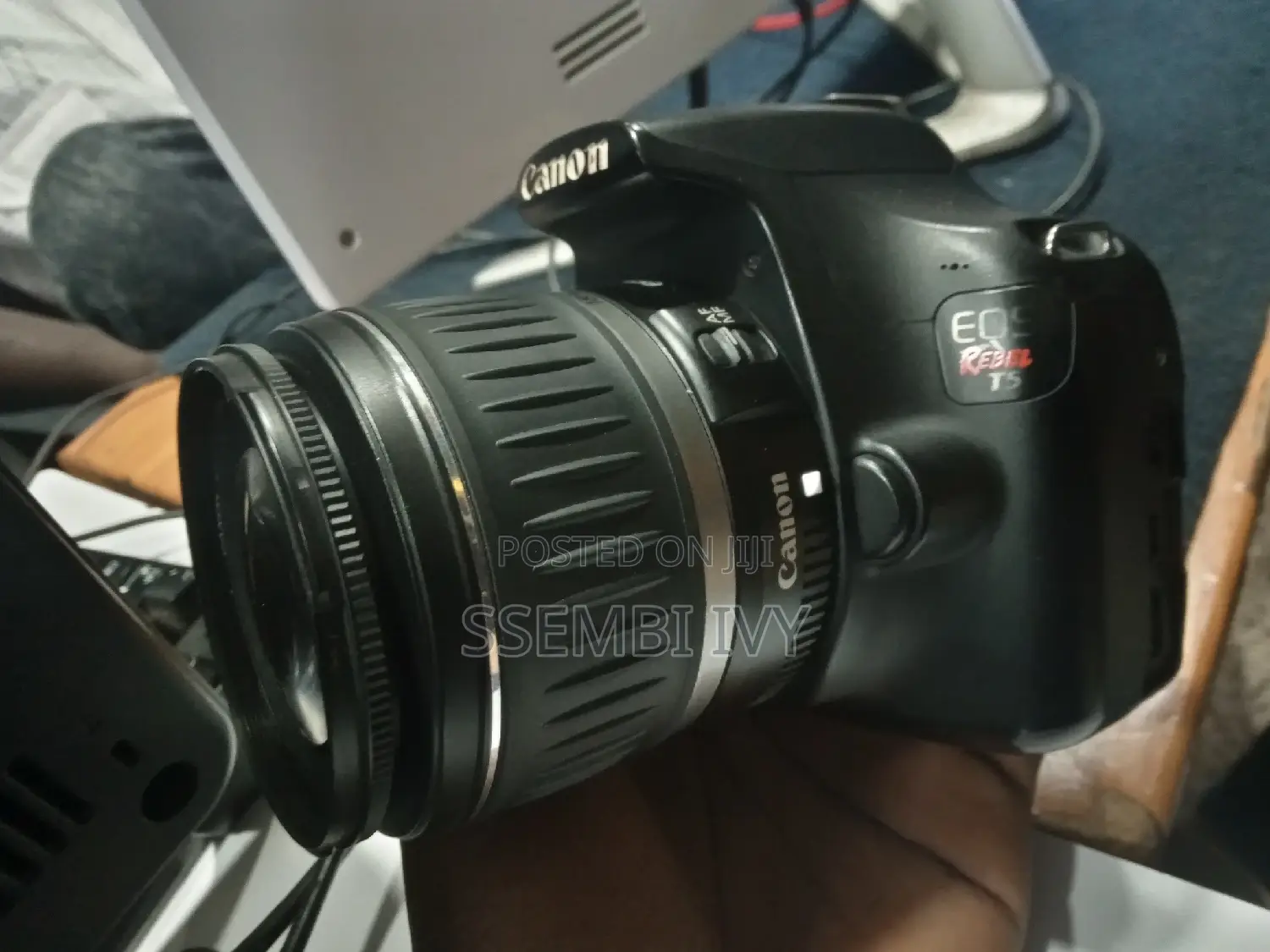 Canon: Eos: Rebel T5.