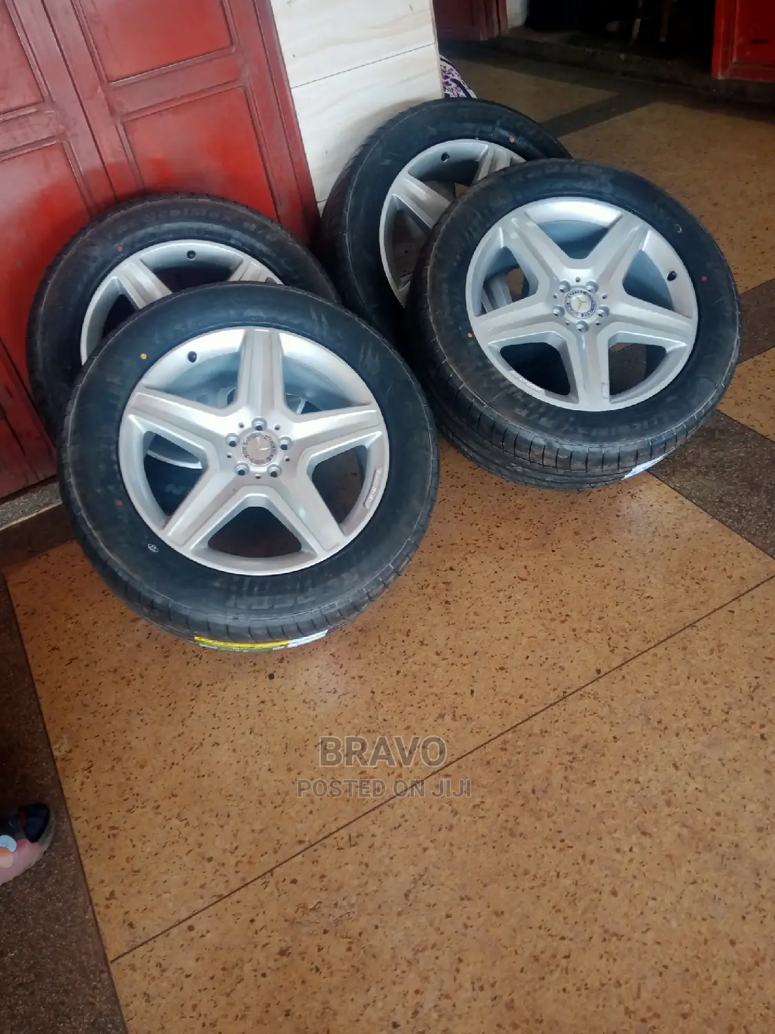 Tyres for Benz 285/50r20