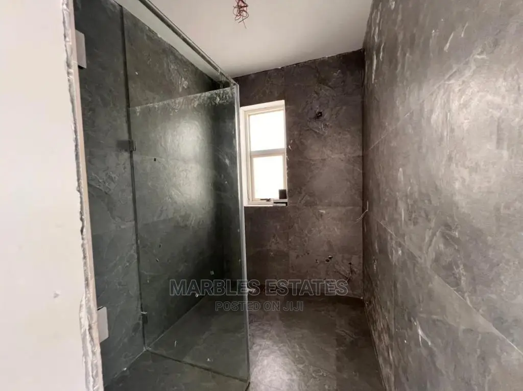 3bdrm Apartment in Kololo, Central Division for Sale