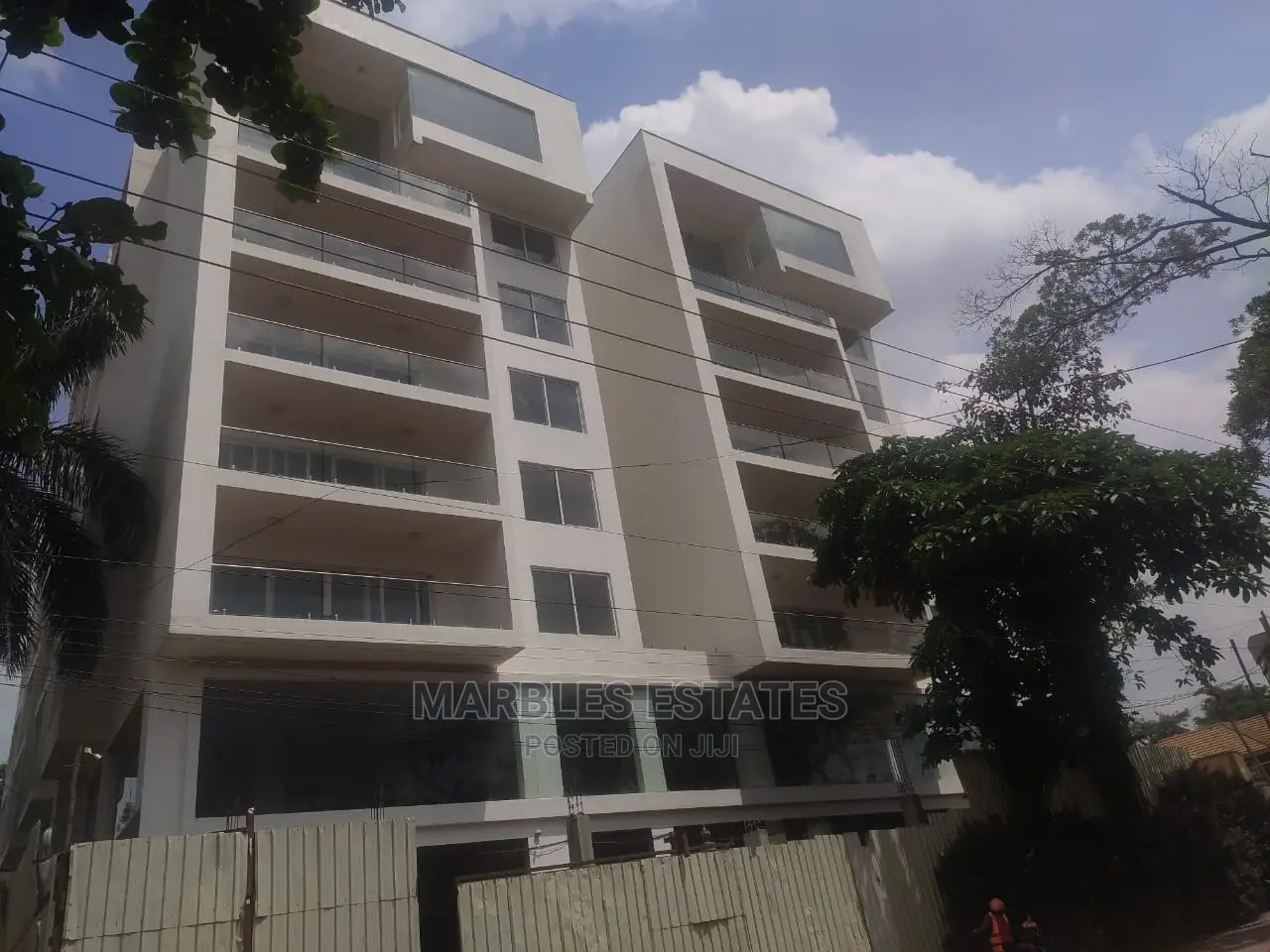 3bdrm Apartment in Kololo, Central Division for Sale