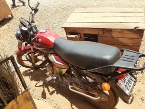 TVS King Cargo 2022 Red