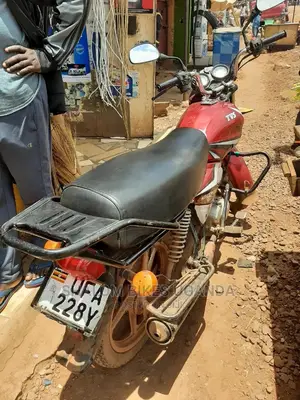 TVS King Cargo 2022 Red