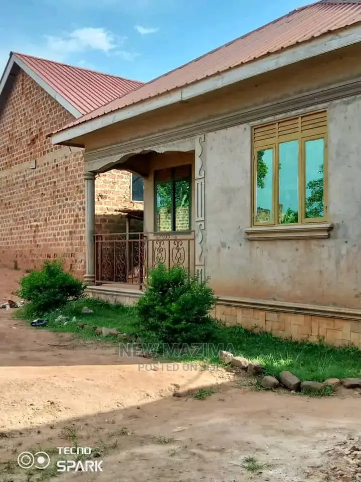 2bdrm House in Kawempe Kawanda, Division a for Sale