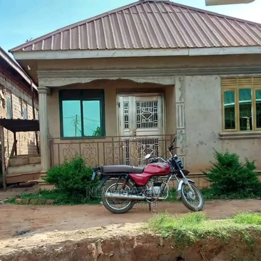 2bdrm House in Kawempe Kawanda, Division a for Sale