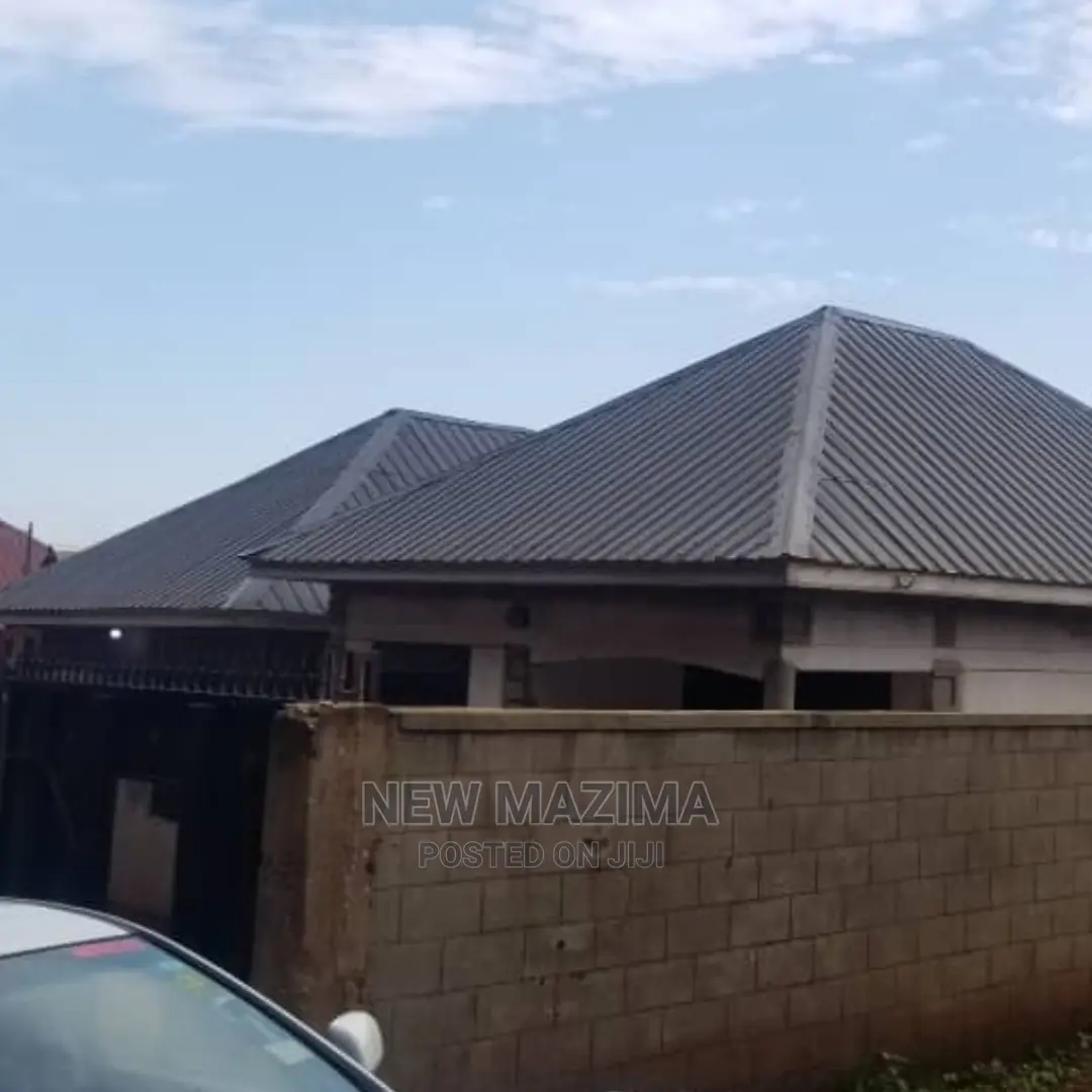 4bdrm House in Kasenge, Division a for Sale