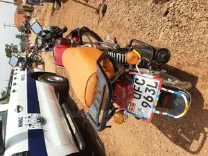 TVS HLX 125 2022 Orange