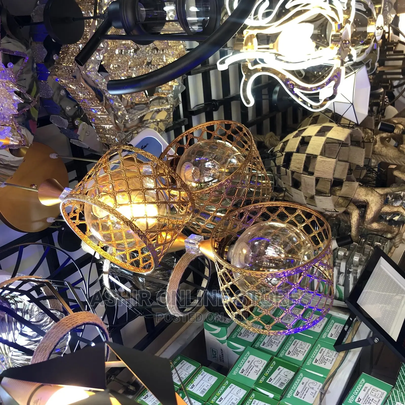 Goldish Pendant Lamp Holder